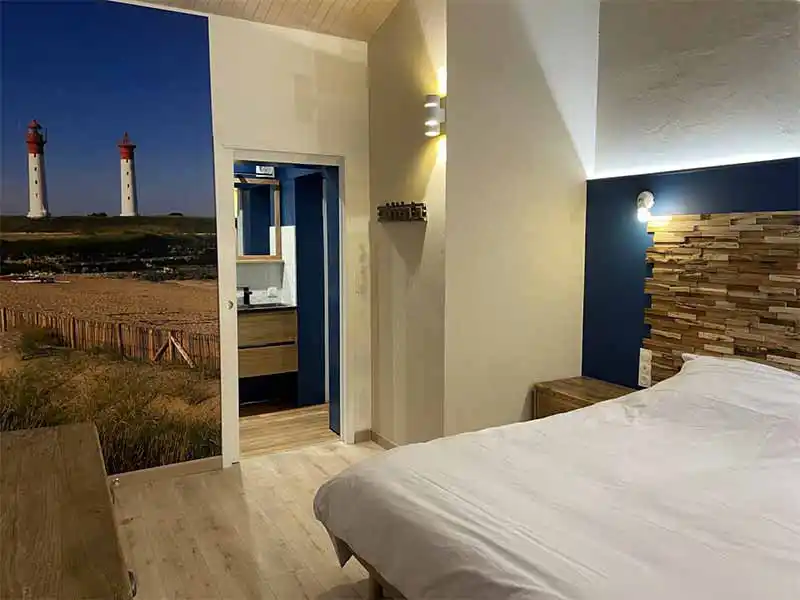 La Suite Familiale Aix + Fort Boyard, une double chambre de 2 à 6 personnes