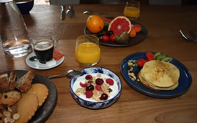 Table petit déjeuner